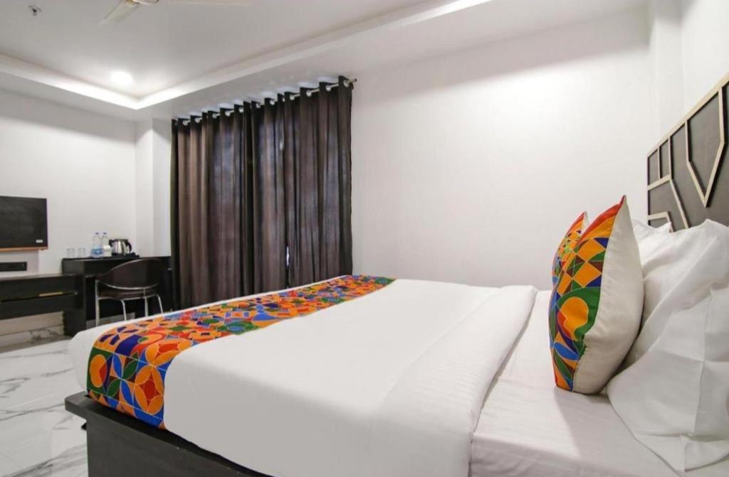 Hotel Grey Sky นิวเดลี ภายนอก รูปภาพ